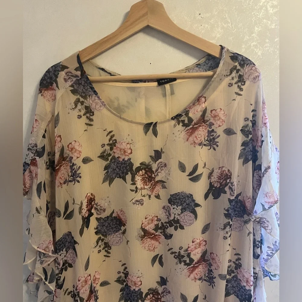 Cream Floral Sheer Blouse - Picture 3 of 6